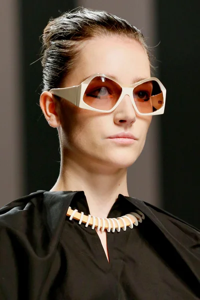 Look 80